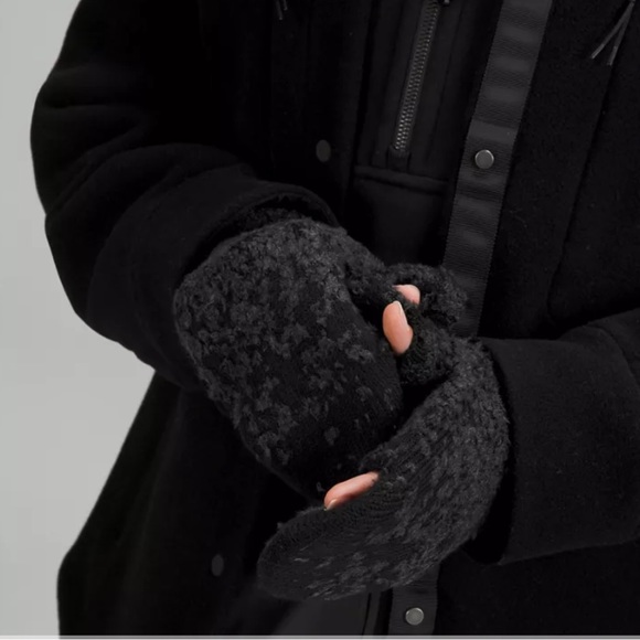 Lululemon Women's Ombre Knit Textured Mittens - Picture 2 of 5